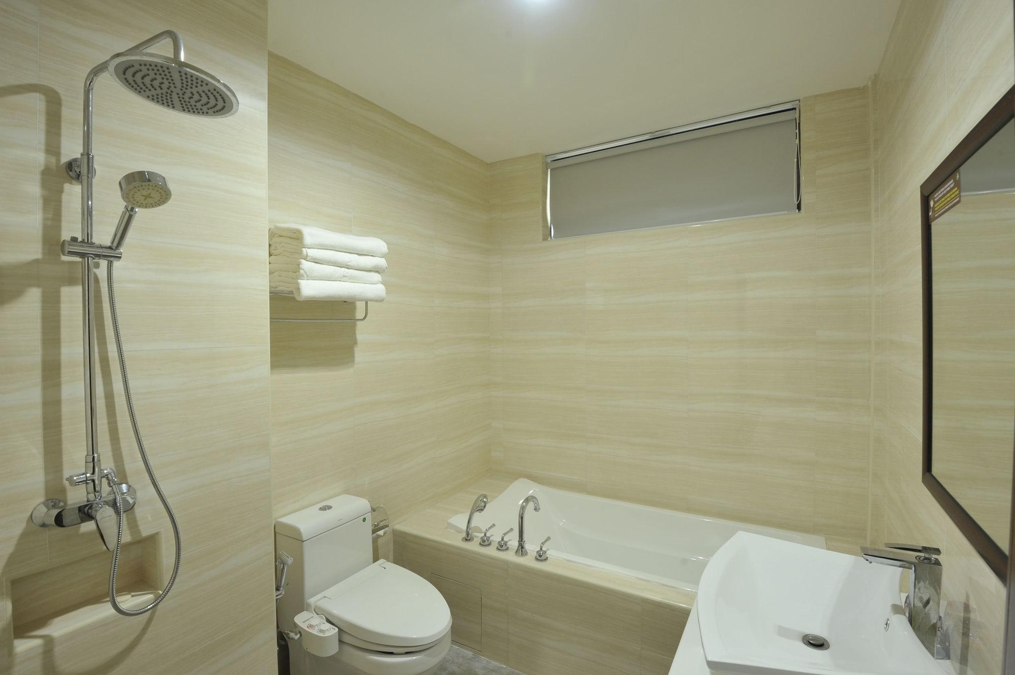 Hallmark Regency Hotel - Τζόχορ Μπάχρου Εξωτερικό φωτογραφία